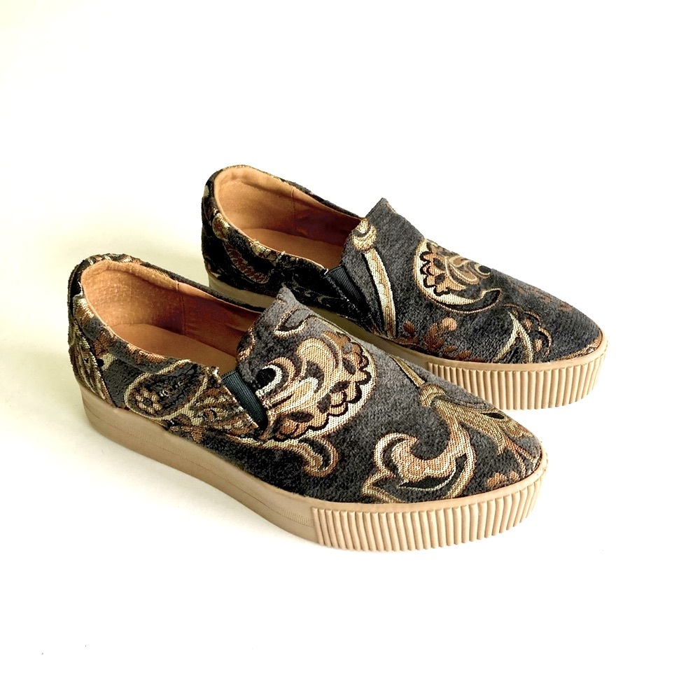 Brantano Brown Tan Velvet Sneakers size 7